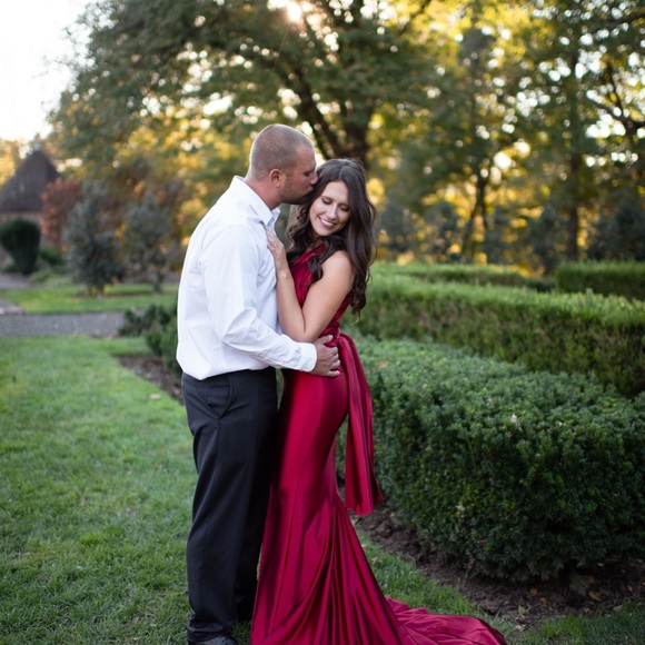 Red mermaid gown - Picture 6 of 9